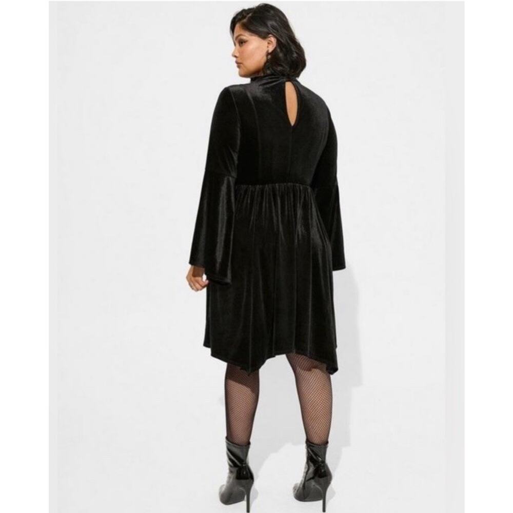 Torrid Nightfall Black Velvet Lace-Up Mock Neck Bell Sleeve A-Line Dress 3X Goth - Picture 3 of 12